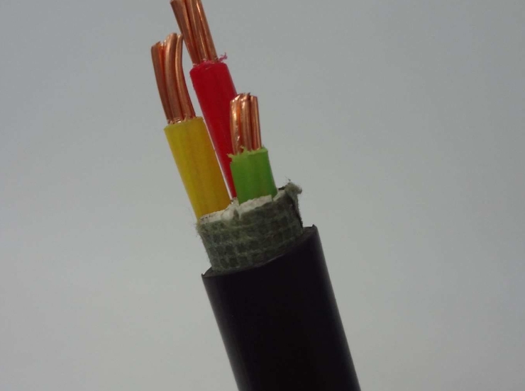 電線電纜產(chǎn)品結(jié)構(gòu)越復(fù)雜，疊加的層次就越多.jpg